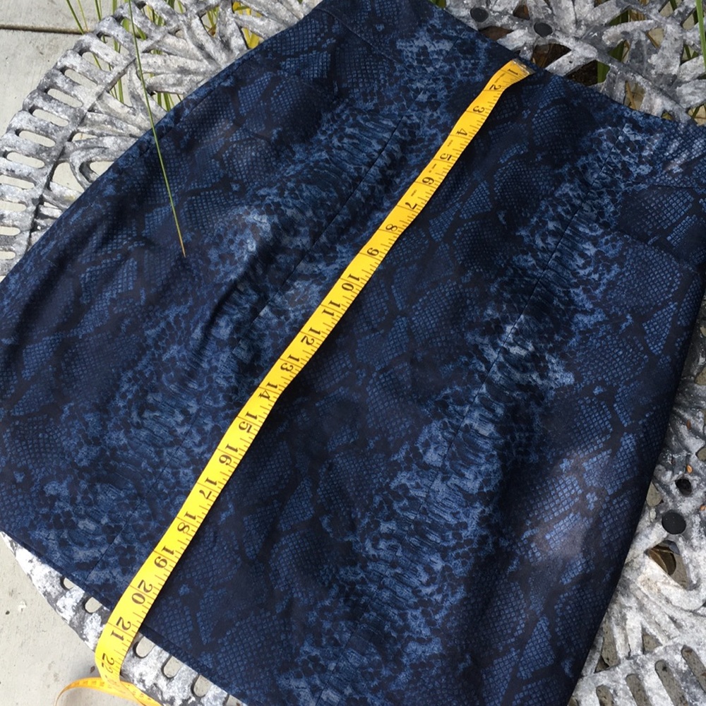 Above the knee skirt - Picture 6 of 8
